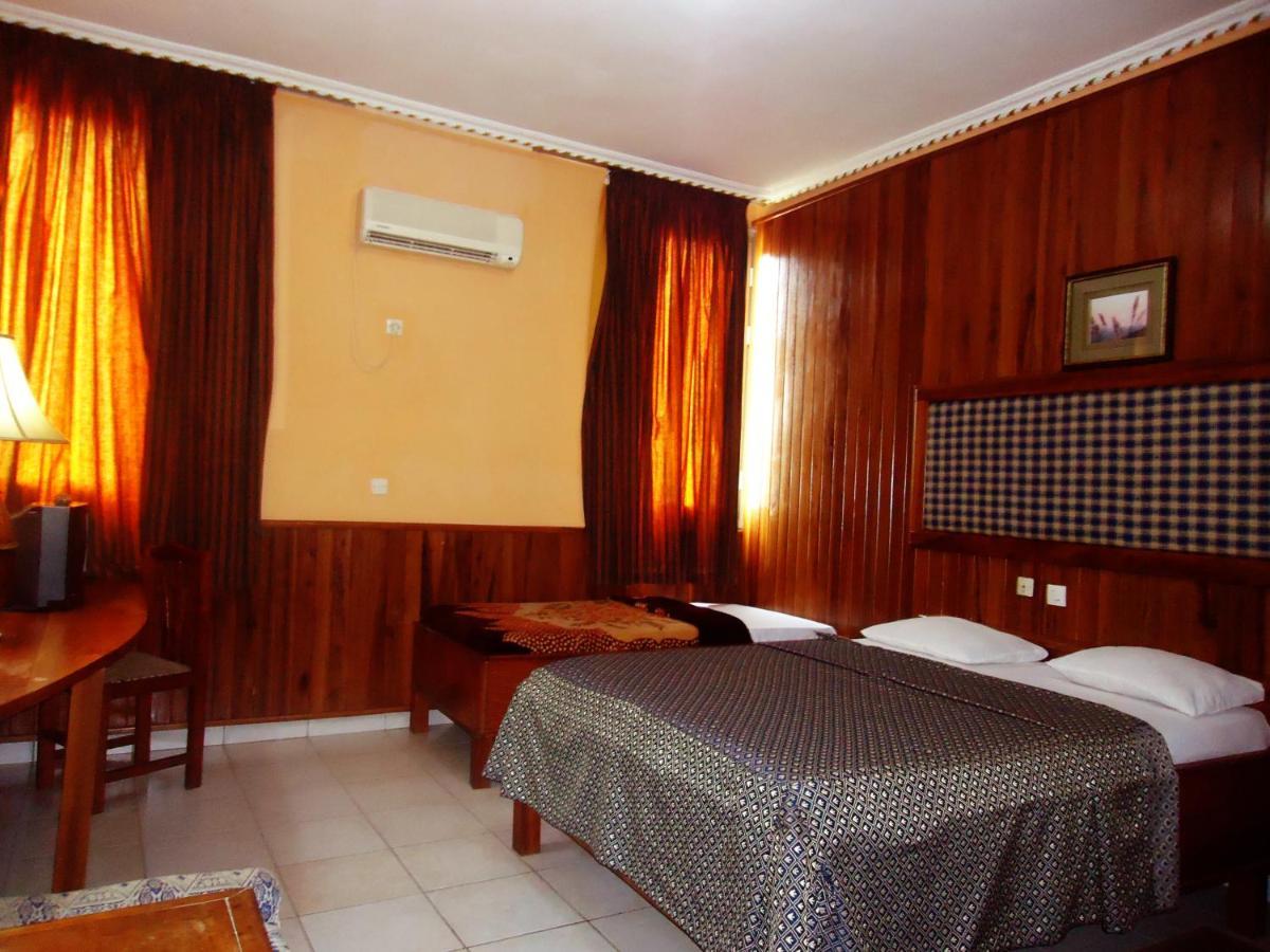 Hotel Saffana Дуала Экстерьер фото